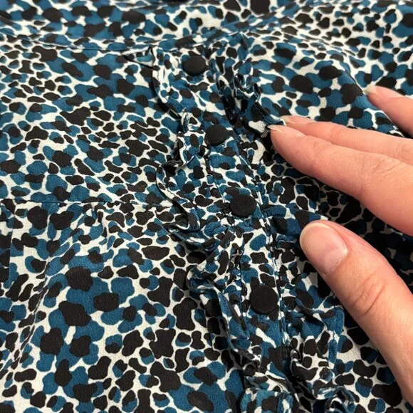 Alfani Petite 12P Silk Sleeveless Blouse Blue Black‎ Animal Print Ruffle Top - Picture 3 of 10